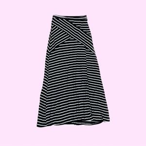 Black and white striped maxi skirt with small slit
